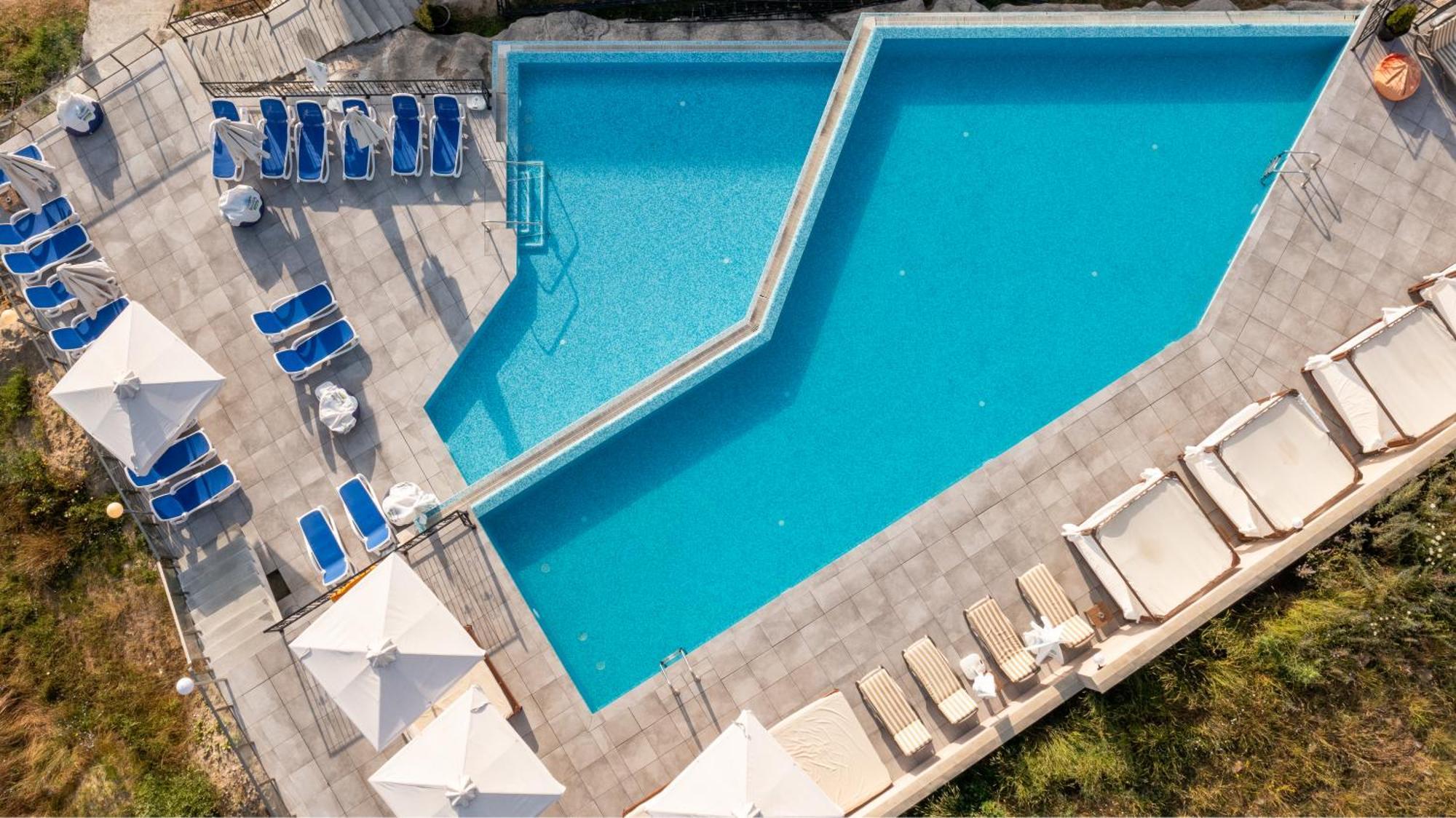 Grand Hotel Welingrad Zewnętrze zdjęcie Aerial view of a swimming pool