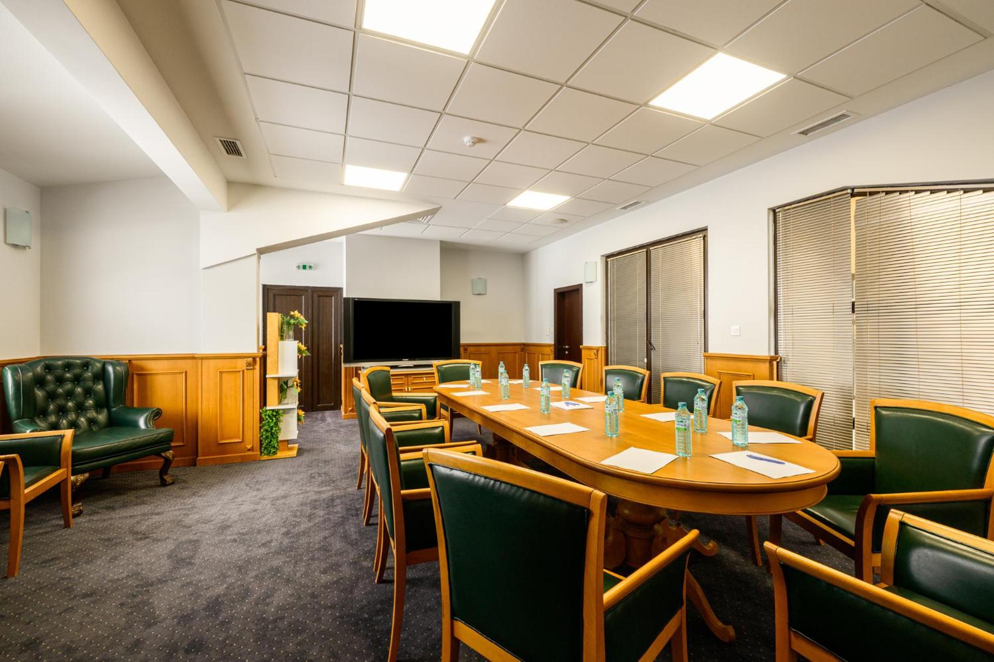 Grand Hotel Welingrad Zewnętrze zdjęcie The boardroom at the Royal Society